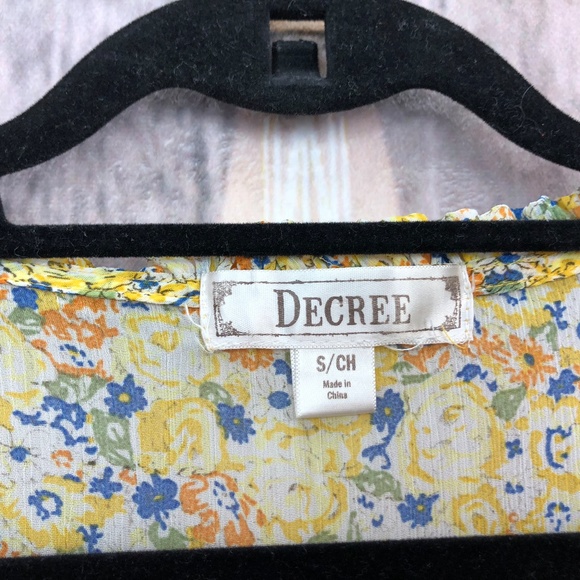 Decree Yellow Floral Short Sleeve Boho Top Blouse - Picture 7 of 8